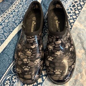 Slogger Paw Print Clogs, sz 10